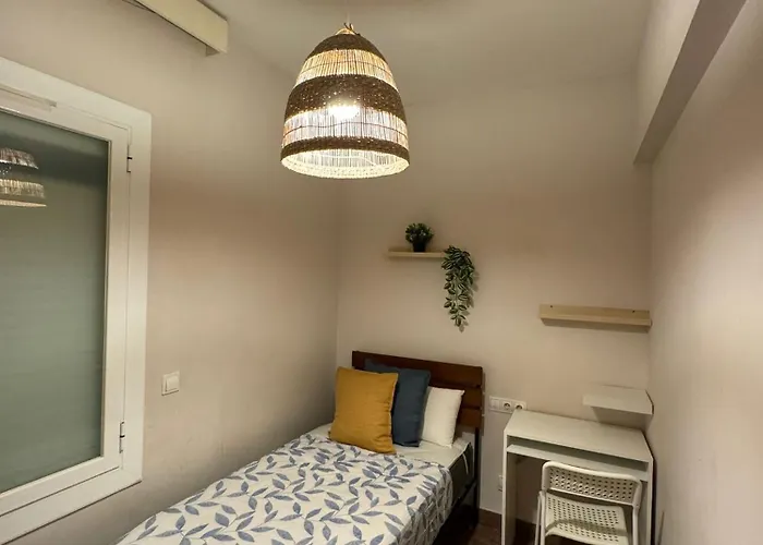 Spacious Room In Central Area A